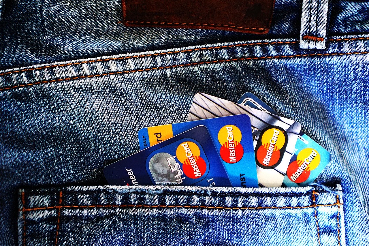 4 Smart Ways To Deal With Credit Card Debt